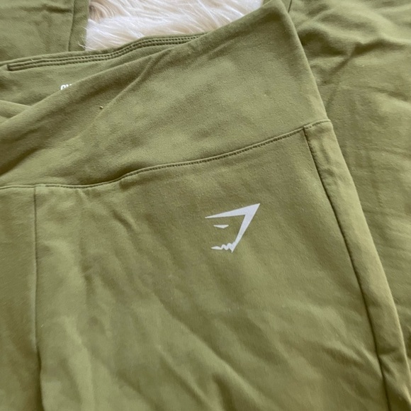 Nikki B x Gymshark Olive Dynamic Leggings - Picture 3 of 6